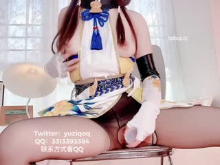 小菜头喵喵喵-cos胡桃