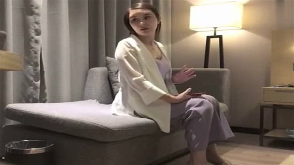 探花男爵高端会所 超靓外围女跪舔口交 白嫩美臀任君采撷 深喉侍奉淫语不断