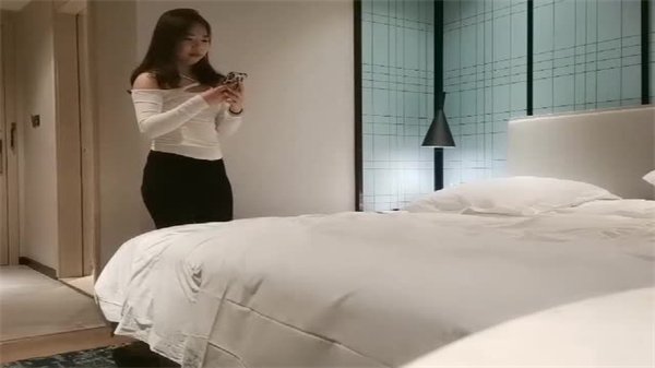 文轩探花04期：极品售货员4号 骚货湿身激情服务