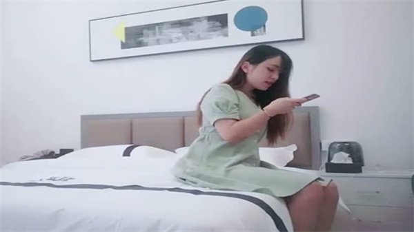 柒夜全国探花新晋网约极品嫩妹，骚气可爱一碰就硬！