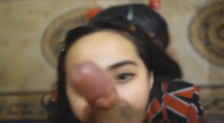 亚洲骚货饥渴难耐 上下两张小嘴轮流伺候洋人大鸡巴