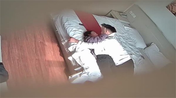 酒店偷拍年度精选：最欲情侣激情做爱实录