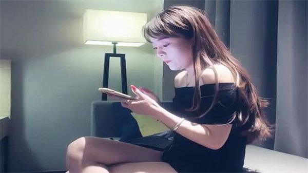 赵总重金包养高端外围女神！甜美温柔床技一流，富豪私密寻欢现场